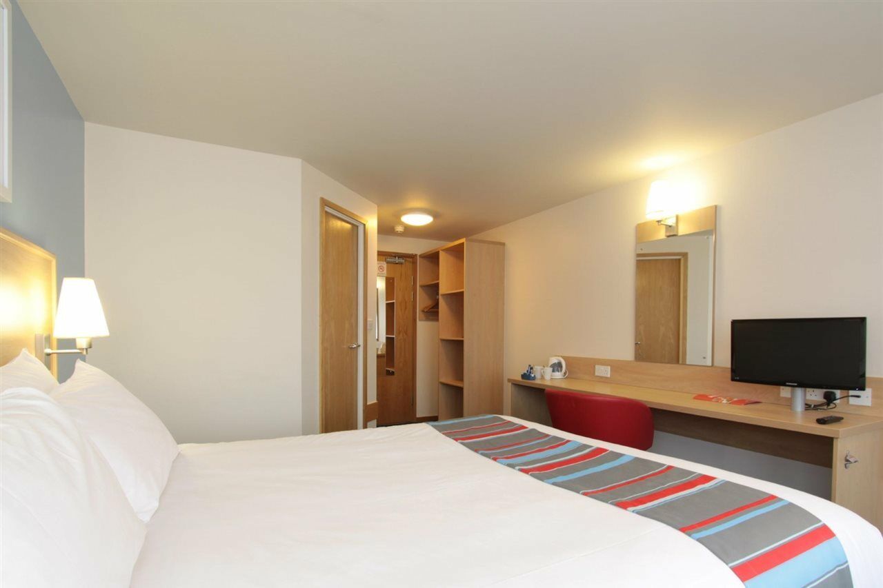 Travelodge Stafford M6 Екстер'єр фото