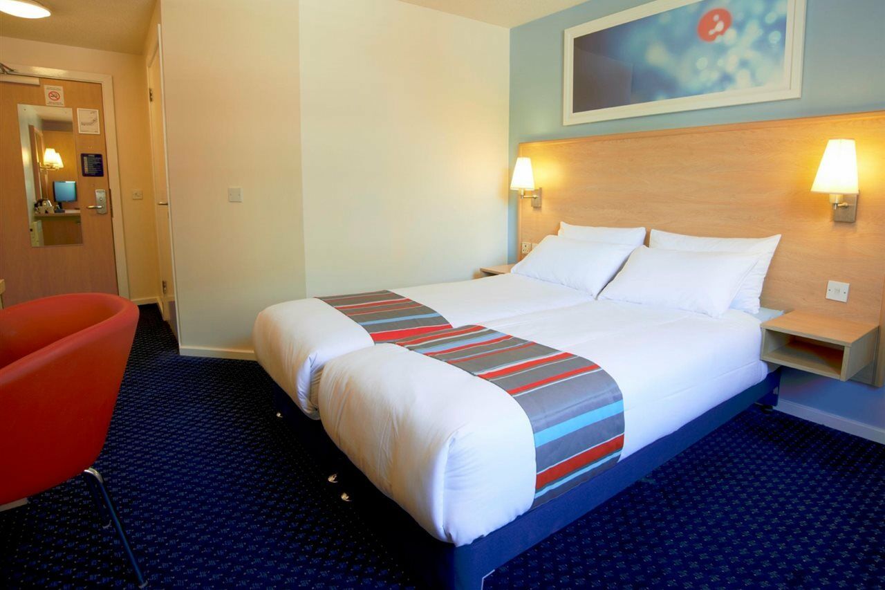 Travelodge Stafford M6 Екстер'єр фото